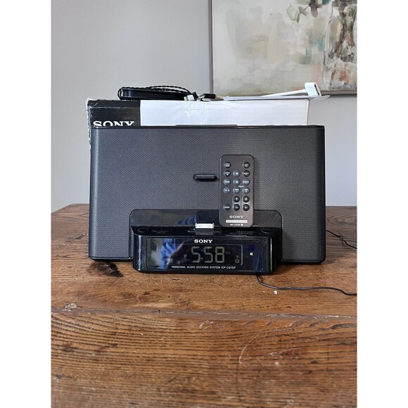 Sony ICF-CS15iP Dream Machine Ipod/Iphone 30 Pin Speaker Dock Clock Radio Remote